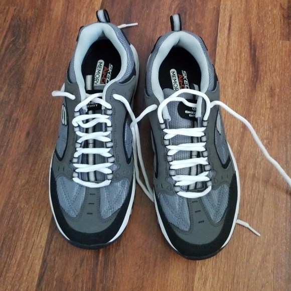 tennis shoes skechers men's